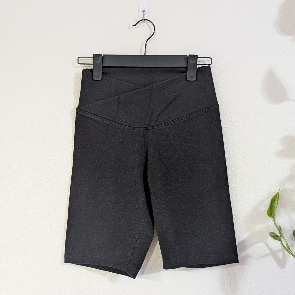 Old Navy Active PowerChill Bike Short